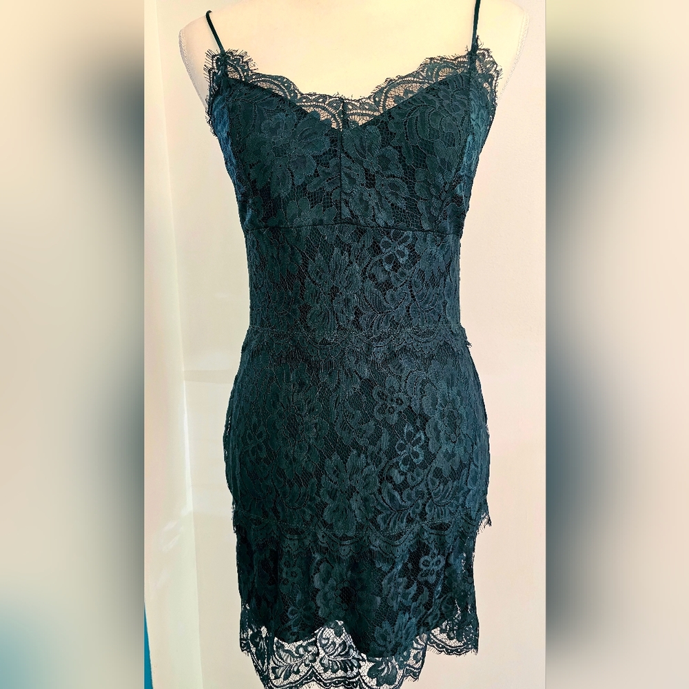 Top Shop Dark Green Lacey Mini Dress (Size 8, but fits more like a 4)